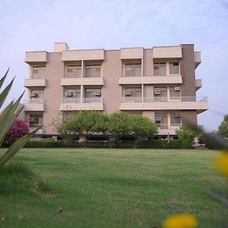 The Govindam Resort Vrindávan Kültér fotó