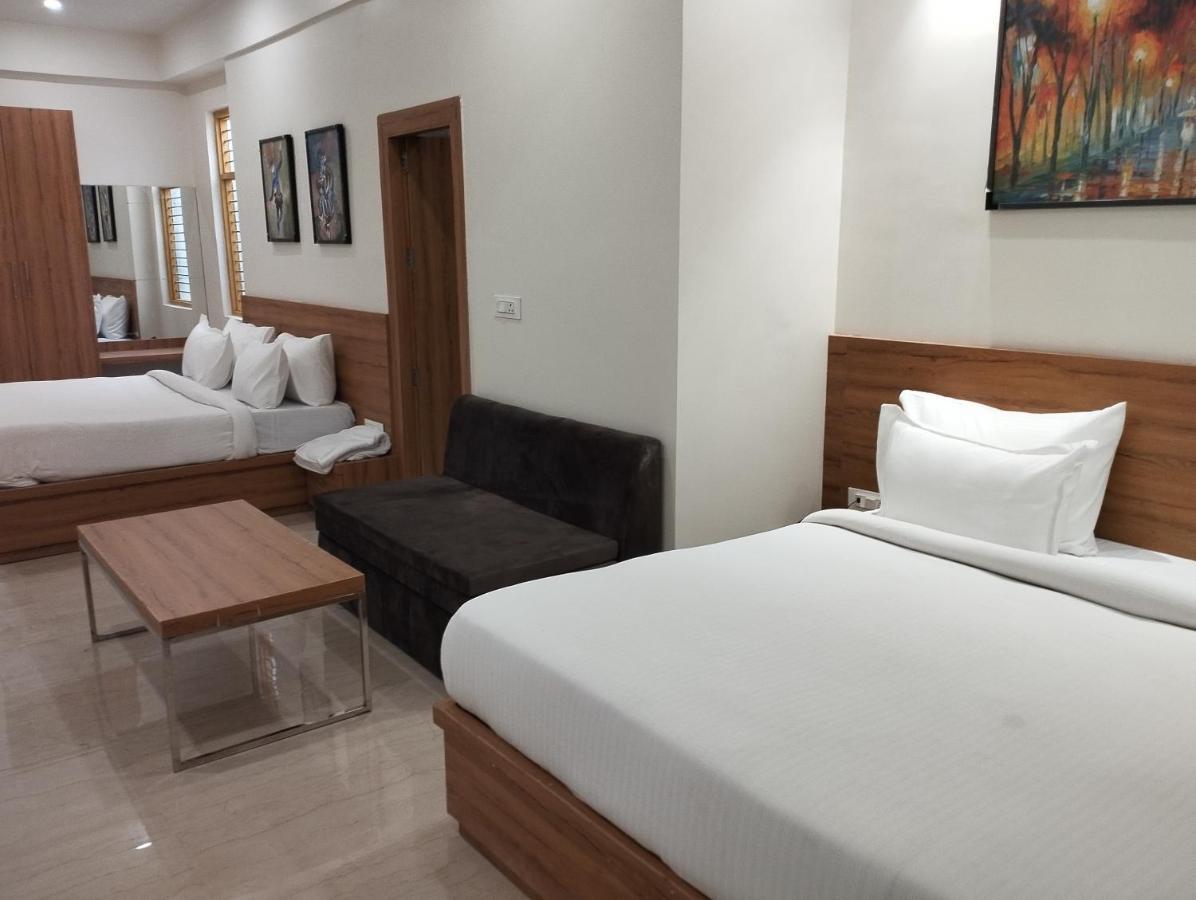 The Govindam Resort Vrindávan Kültér fotó